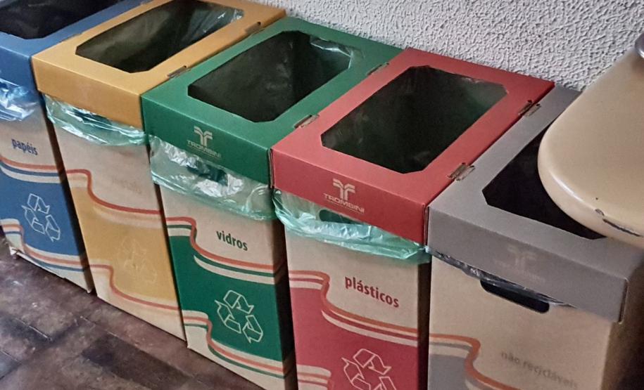 Coleta de lixo seletiva e solidária está sendo implantada na Seab e Adapar por recomendação do Ministério Público do Trabaho e do Meio Ambiente a todos os órgãos públicos.