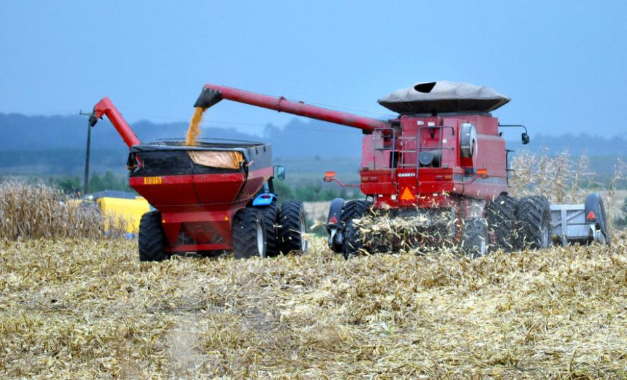 Faturamento da agropecuária cresce 1,7% acima da inflação Valor Bruto da Produção Paranaense cresce 1,7% acima da inflação e vai a quase R$ 90 bilhões