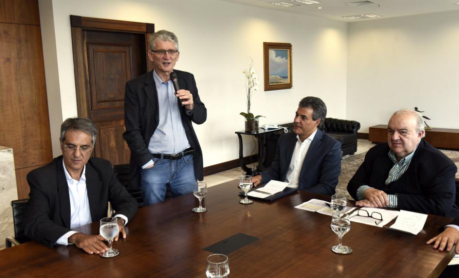 Evento no Palácio Iguaçu celebra convênio entre governo do Estado e prefeitura de Curitiba para modernização  dos restaurantes populares