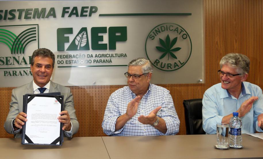 Estado propõe marco regulatório para biogás e biometano Assinada mensagem que será enviada a Assembleia Legislativa para criação do marco regulatório do Biogás e Biometano no Paraná