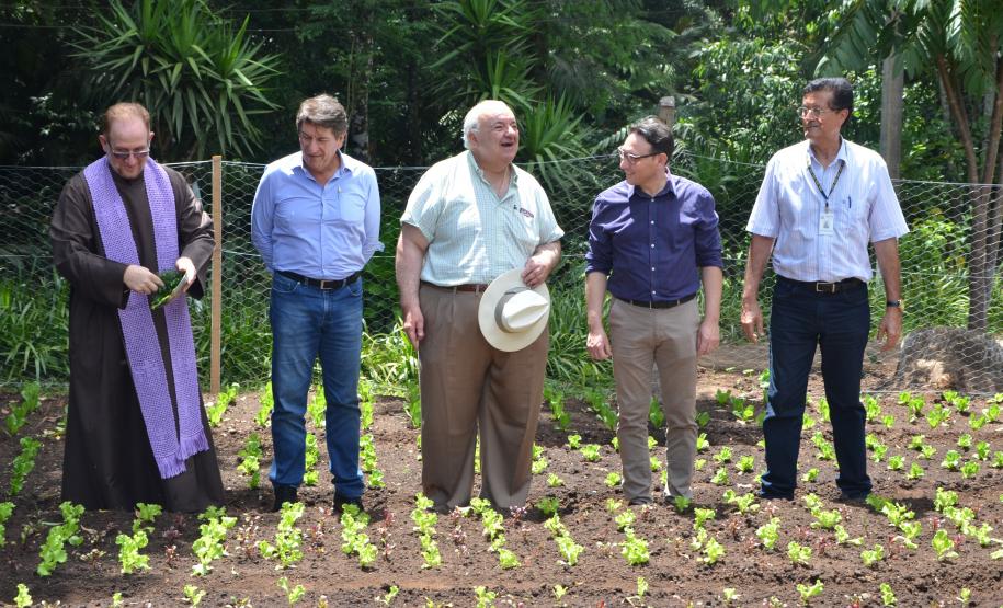 Hortas Comunitárias inaugura primeira unidade em Curitiba Hortas Comunitárias inaugura primeira unidade em Curitiba