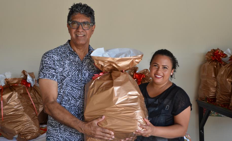 Seab entrega cestas de Natal para colaboradores terceirizados