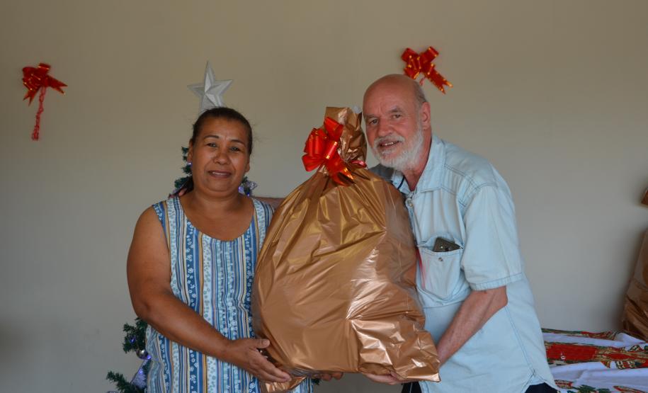 Seab entrega cestas de Natal para colaboradores terceirizados