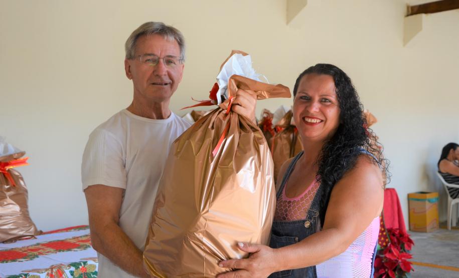 Seab entrega cestas de Natal para colaboradores terceirizados Seab entrega cestas de Natal para colaboradores terceirizados