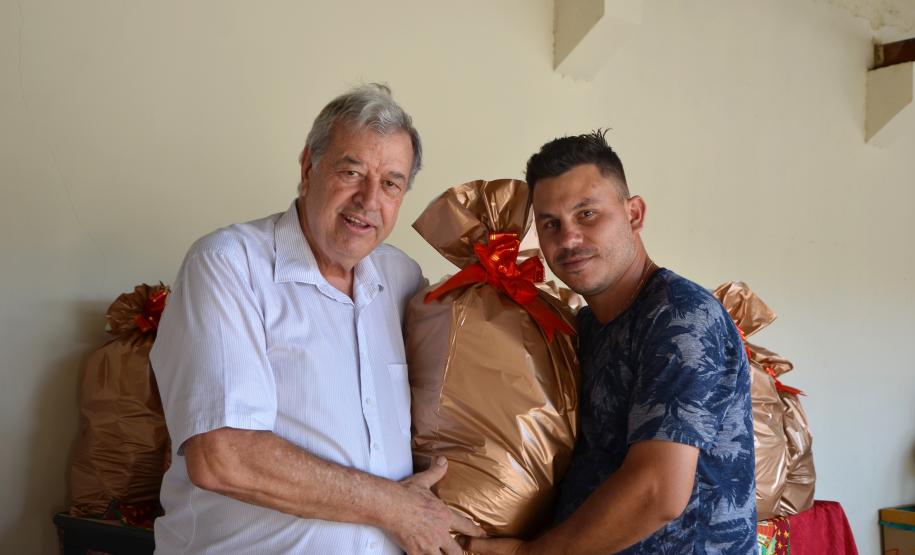 Seab entrega cestas de Natal para colaboradores terceirizados