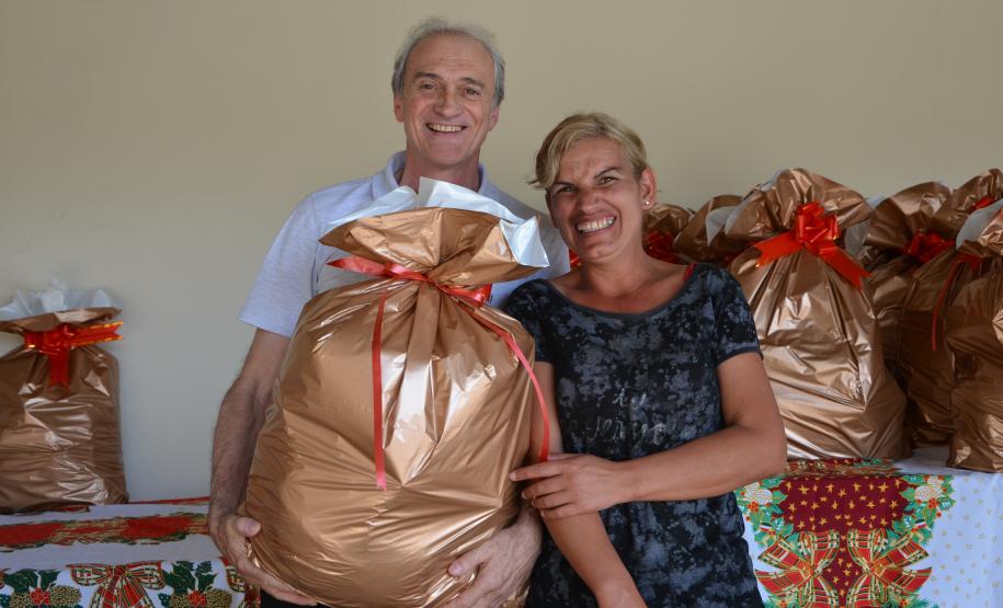 Seab entrega cestas de Natal para colaboradores terceirizados