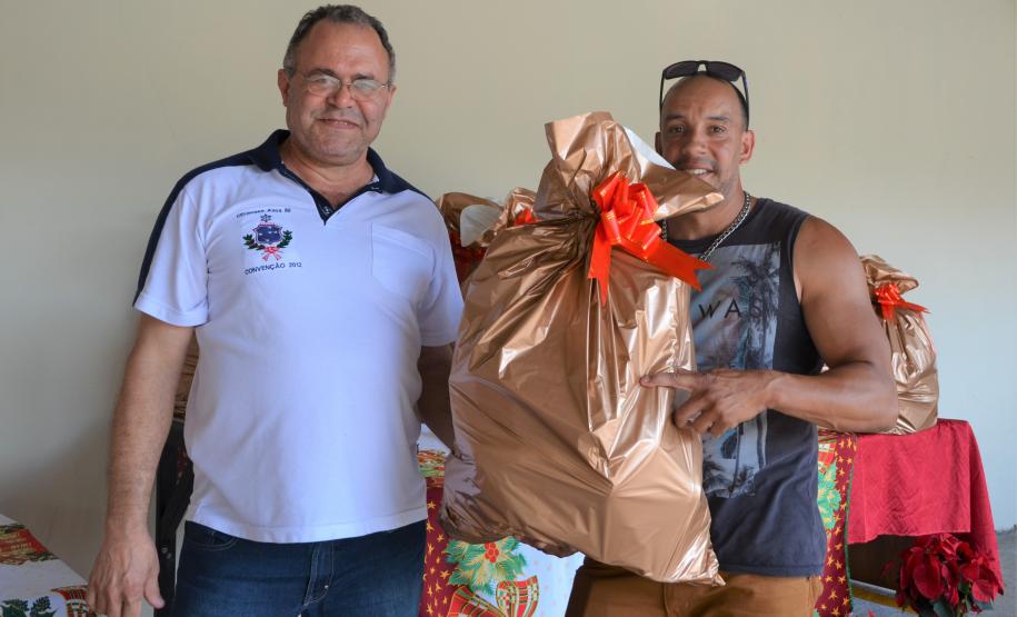 Seab entrega cestas de Natal para colaboradores terceirizados