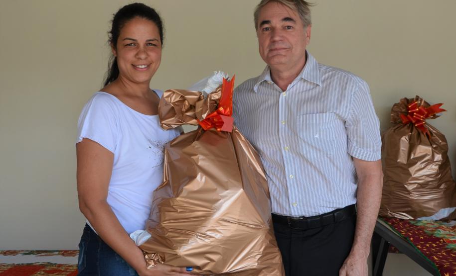 Seab entrega cestas de Natal para colaboradores terceirizados