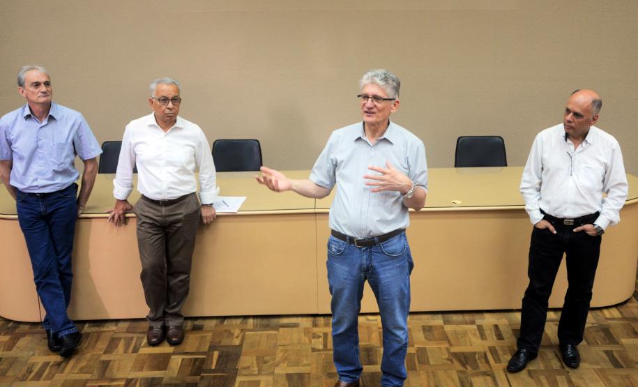 Nova diretoria da Adapar toma posse e apresenta prioridades Nova diretoria da Adapar toma posse e apresenta prioridades