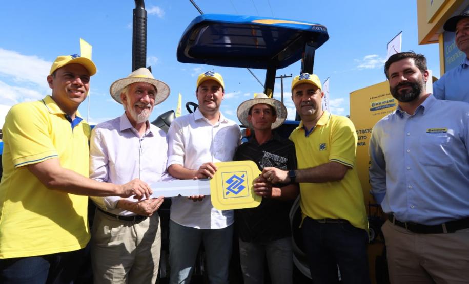 Governo quer ampliar programa que facilita compra de tratores Governo quer ampliar programa que facilita compra de tratores