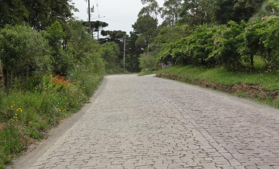 Pavimentação da Estrada Nova Tirol será concluída neste semestre