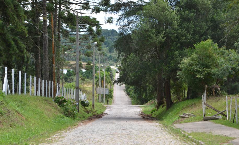 Pavimentação da Estrada Nova Tirol será concluída neste semestre