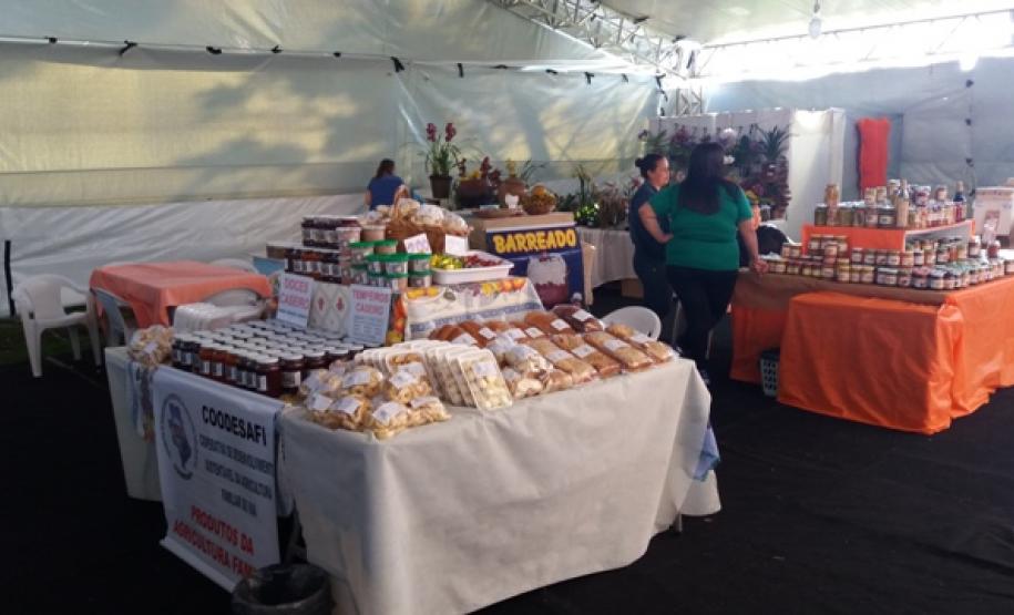 Feira Sabores do Paraná é sucesso em exposição agropecuária de Ponta Grossa