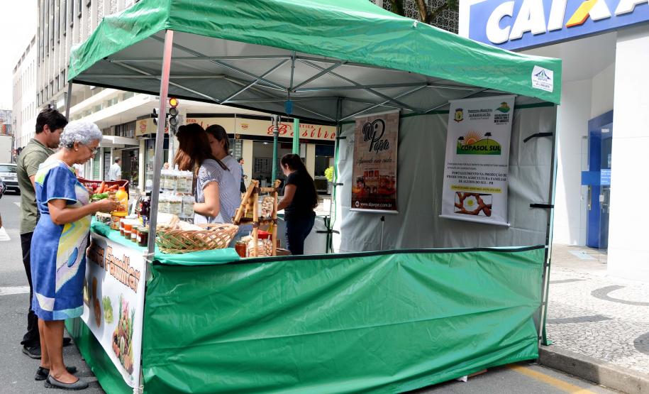 Programa estadual amplia vendas de pequenos agricultores Programa estadual amplia vendas de pequenos agricultores