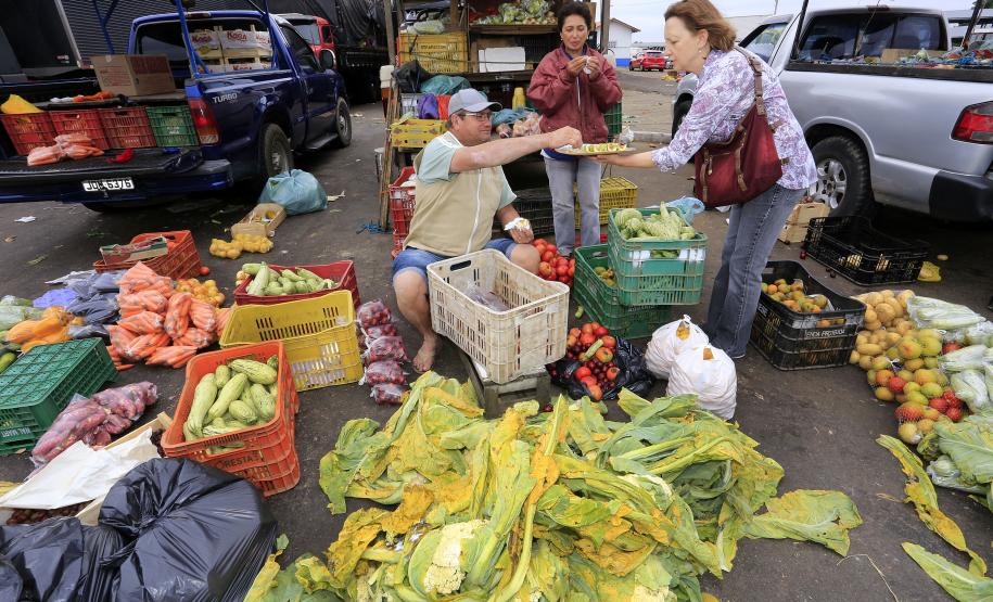 Paraná inicia programa para reduzir desperdício de alimentos Paraná inicia programa para reduzir desperdício de alimentos