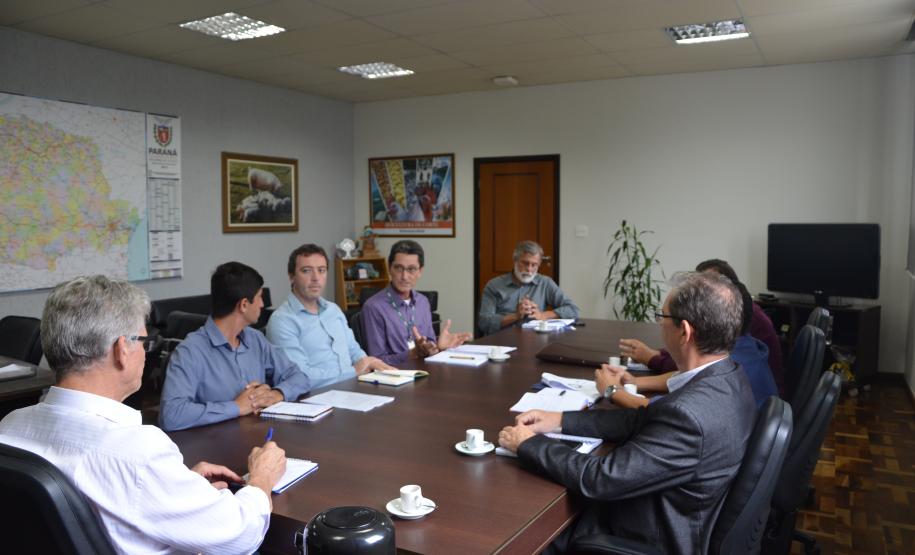 Governo do Estado vai dar apoio a fruticultores de Cerro Azul