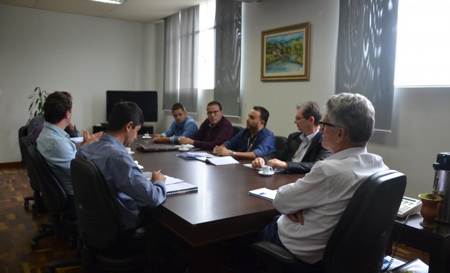 Governo do Estado vai dar apoio a fruticultores de Cerro Azul