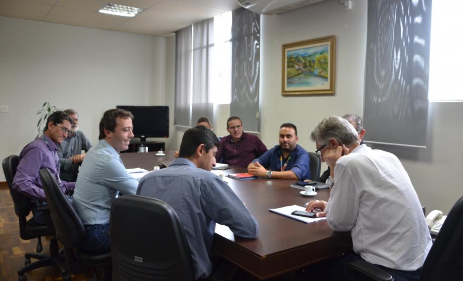 Governo do Estado vai dar apoio a fruticultores de Cerro Azul