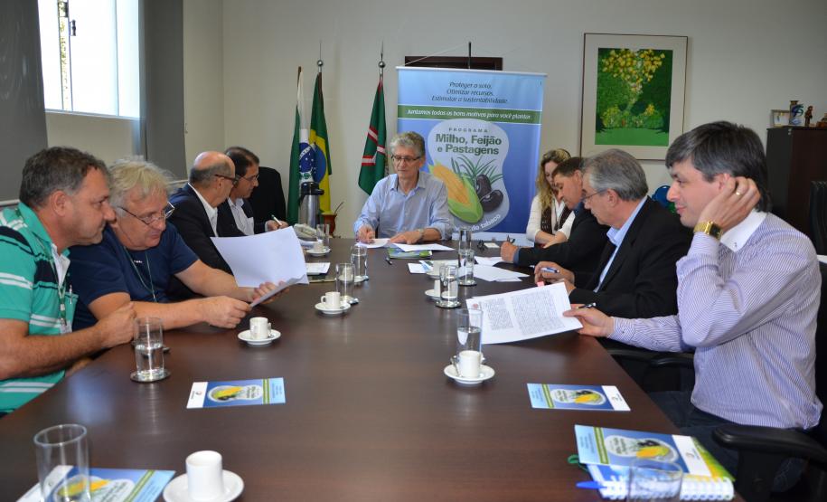 Governo renova parcerias que incentivam produção de grãos após cultura do fumo