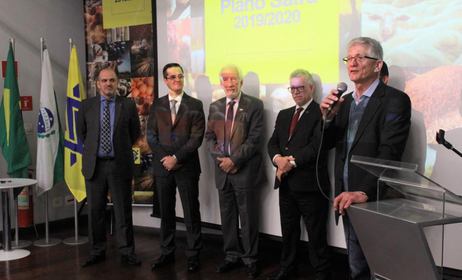 Paraná terá R$ 11,9 bilhões para financiamento da safra Paraná terá R$ 11,9 bilhões para financiamento da safra