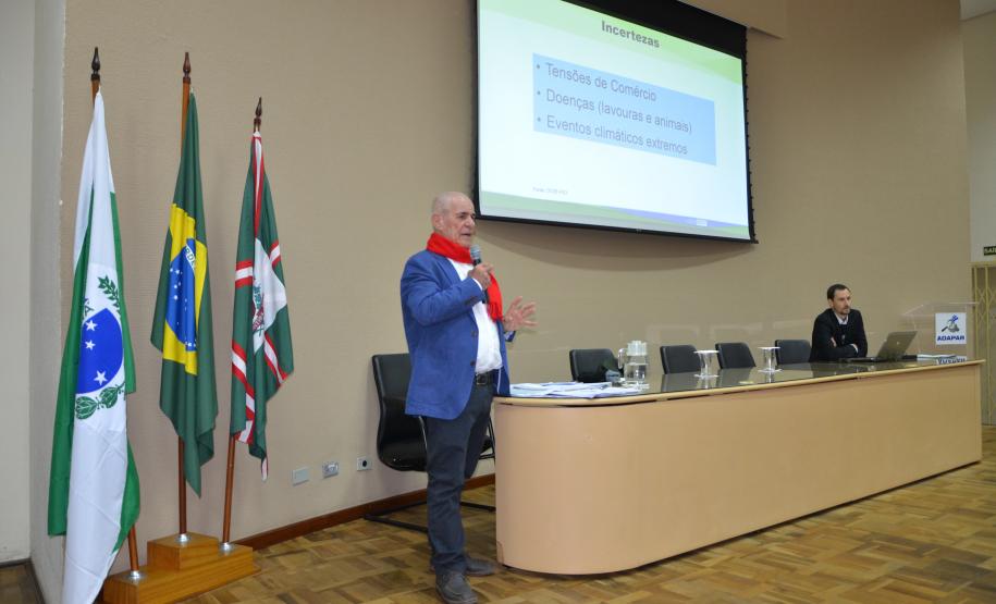 José Garcia Gasques, do Ministério da Agricultura, na palestra sobre Projeções do Agronegócio Brasileiro e Paranaense