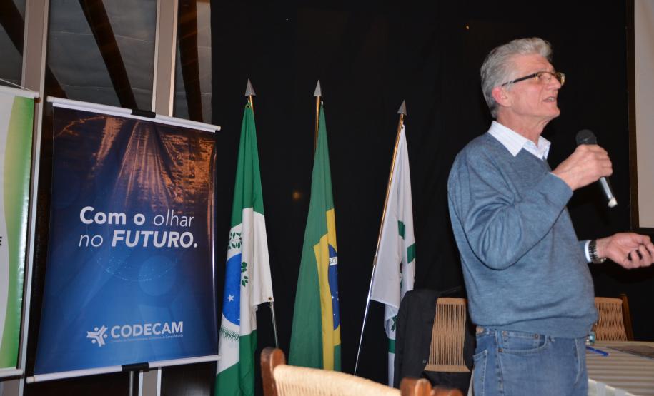 Ao participar do 1º. Fórum do Agronegócio, Tecnologia e Inovação, em Campo Mourão, o secretário da Agricultura, Norberto Ortigara, disse que nova revolução inclui robotização, drones e inteligência artificial, além da biotecnologia.