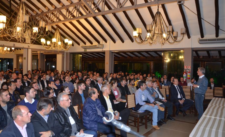 Ao participar do 1º. Fórum do Agronegócio, Tecnologia e Inovação, em Campo Mourão, o secretário da Agricultura, Norberto Ortigara, disse que nova revolução inclui robotização, drones e inteligência artificial, além da biotecnologia.