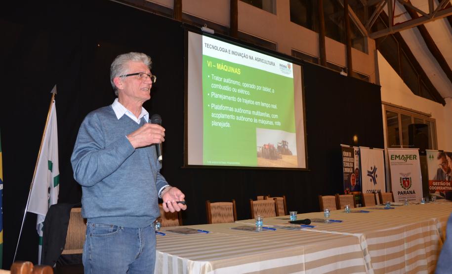 Ao participar do 1º. Fórum do Agronegócio, Tecnologia e Inovação, em Campo Mourão, o secretário da Agricultura, Norberto Ortigara, disse que nova revolução inclui robotização, drones e inteligência artificial, além da biotecnologia.