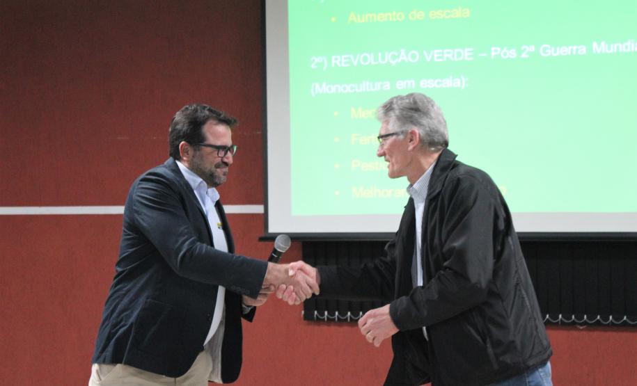 Técnicos da Emater participam de capacitação na New Holland