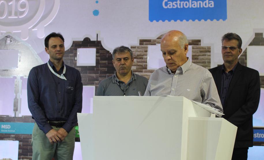 Produtores recebem novos tratores