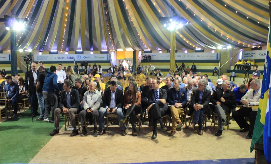 Produtores recebem novos tratores