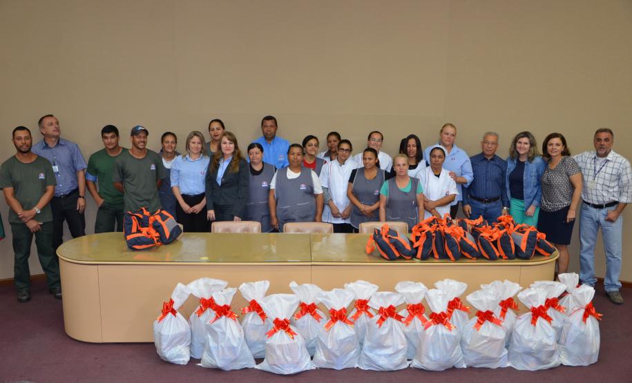 Entrega de cestas a colaboradores da Seab