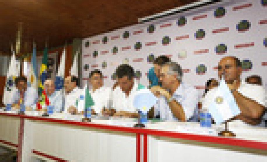 Governadores assinam resolução sobre inspeção de produtos de origem animal