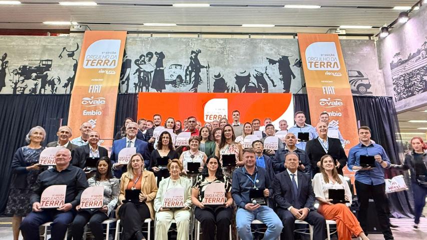 Histórias que inspiram: produtores rurais e extensionistas do IDR-Paraná recebem o Prêmio Orgulho da Terra 2025