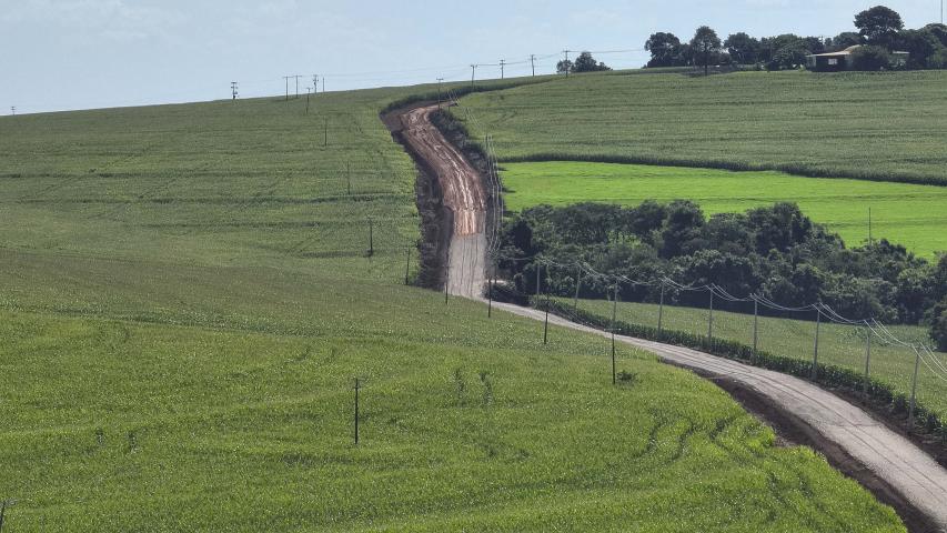  Paraná investe R$ 3,5 bilhões no escoamento da zona rural de mais de 260 cidades 